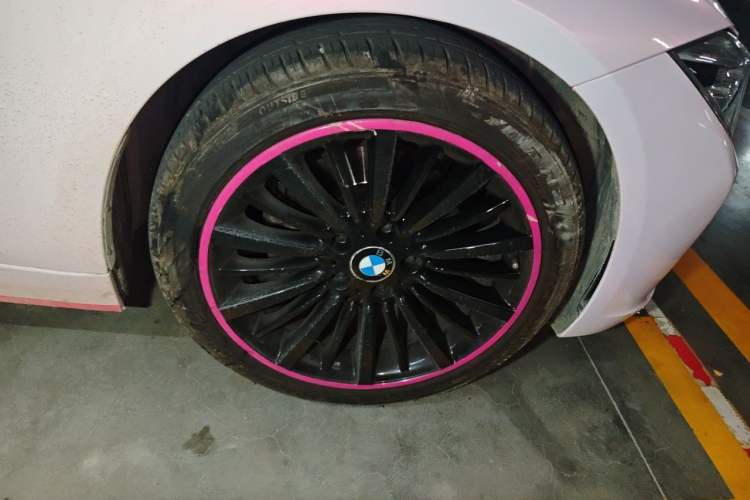 Used BMW 3 Series 2019 320Li Fashion Model Right Front Wheel Hub