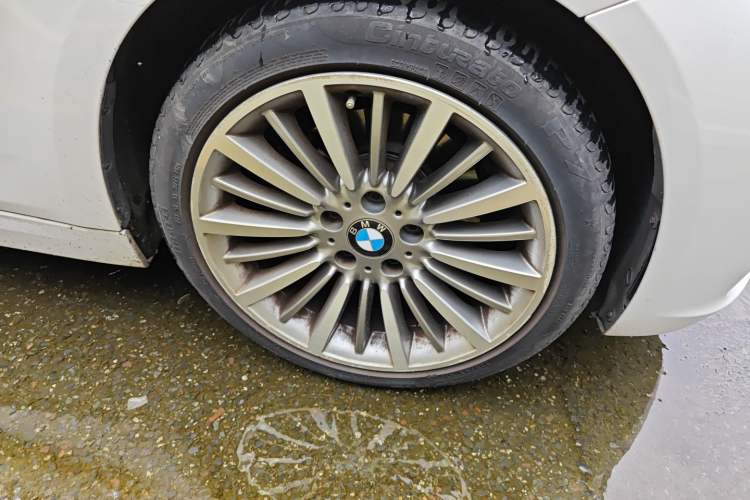 Used BMW 3 Series 2019 320Li Fashion Model Right Front Wheel Hub