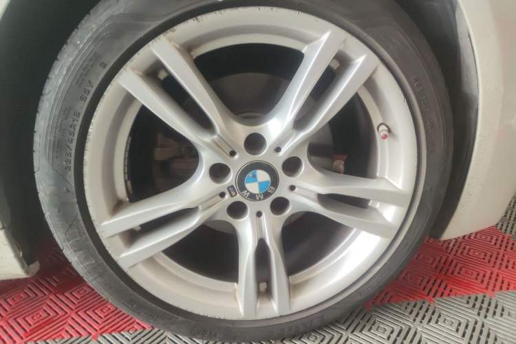 Used BMW 3 Series 2019 320Li M Sport Package Right Front Wheel Hub