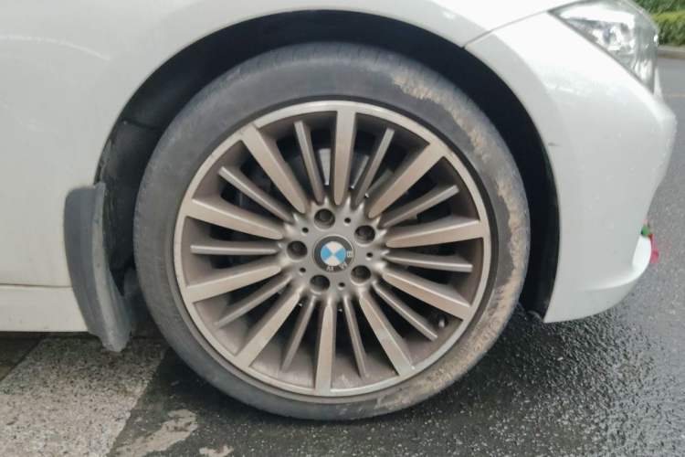 Used BMW 3 Series 2019 320Li Fashion Model Right Front Wheel Hub