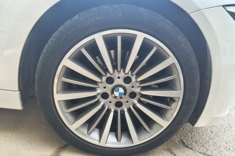 Used BMW 3 Series 2019 320Li Fashion Model Right Front Wheel Hub
