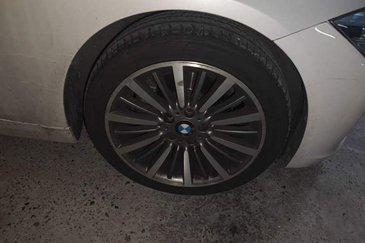 Used BMW 3 Series 2019 320Li Fashion Model Right Front Wheel Hub