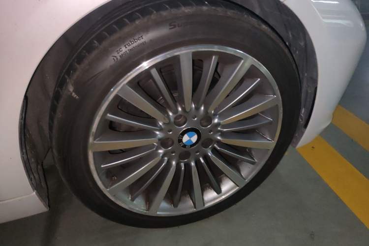 Used BMW 3 Series 2019 320Li Fashion Model Right Front Wheel Hub