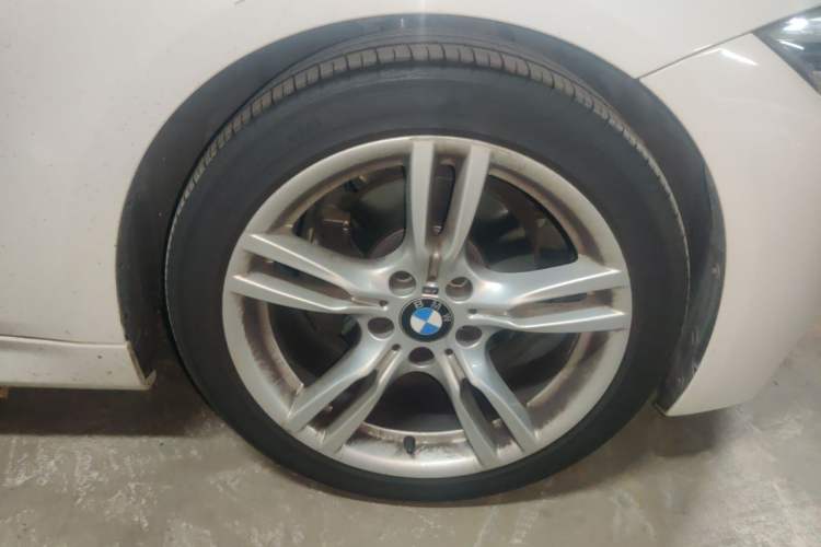 Used BMW 3 Series 2019 320Li M Sport Package Right Front Wheel Hub