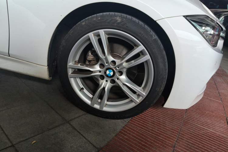 Used BMW 3 Series 2019 320Li M Sport Package Right Front Wheel Hub