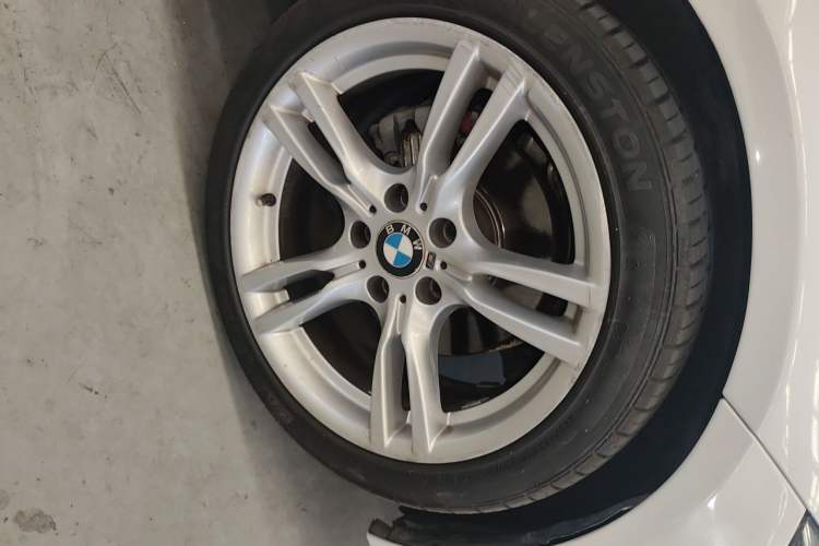 Used BMW 3 Series 2019 320Li M Sport Package Right Front Wheel Hub