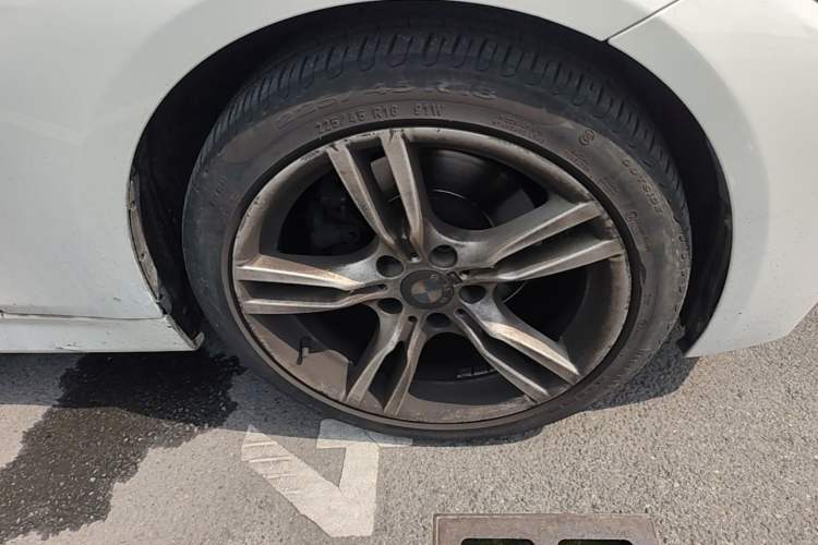 Used BMW 3 Series 2019 320Li M Luxury Package Right Front Wheel Hub