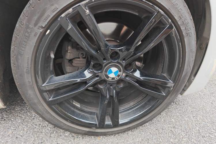 Used BMW 3 Series 2019 320i M Sport Package Right Front Wheel Hub