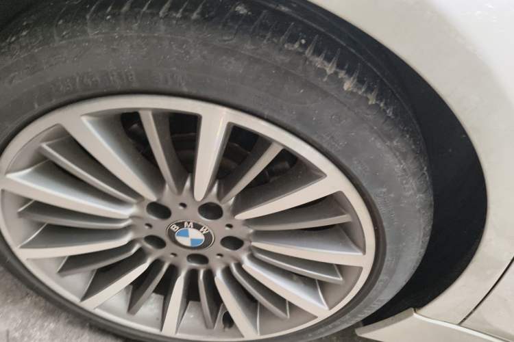 Used BMW 3 Series 2019 320Li Fashion Model Right Front Wheel Hub