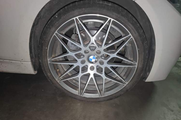 Used BMW 3 Series 2019 320Li M Luxury Package Right Front Wheel Hub