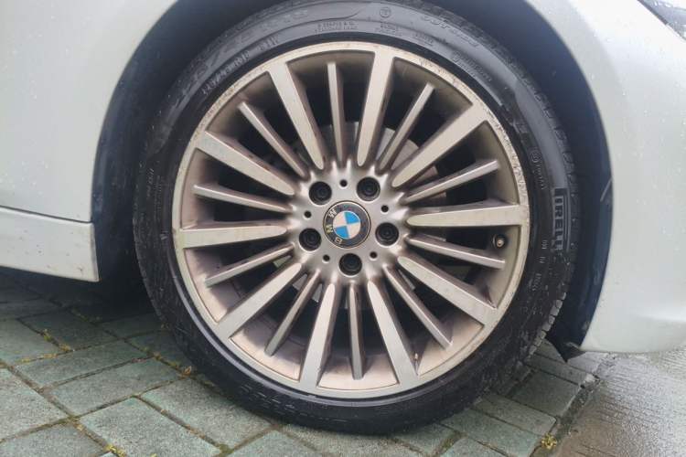 Used BMW 3 Series 2019 320Li Fashion Model Right Front Wheel Hub