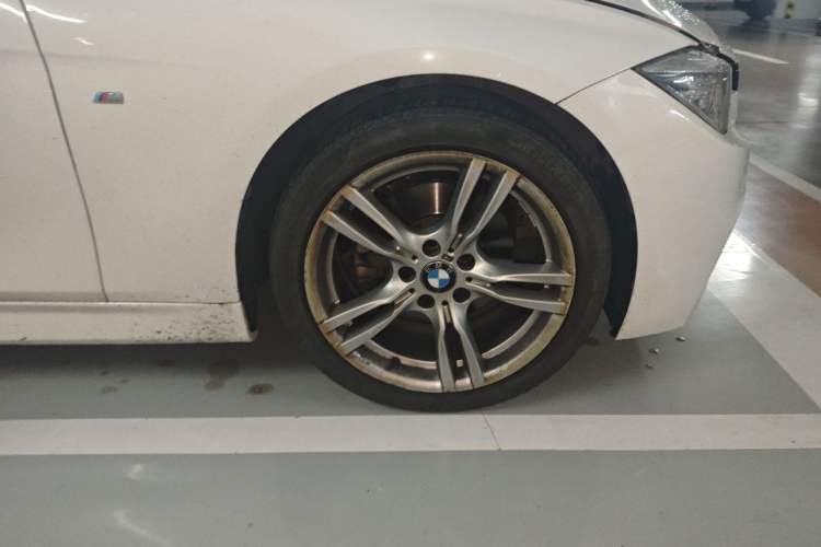 Used BMW 3 Series 2019 320Li M Sport Package Right Front Wheel Hub