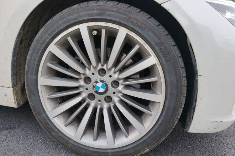 Used BMW 3 Series 2019 320Li Fashion Model Right Front Wheel Hub