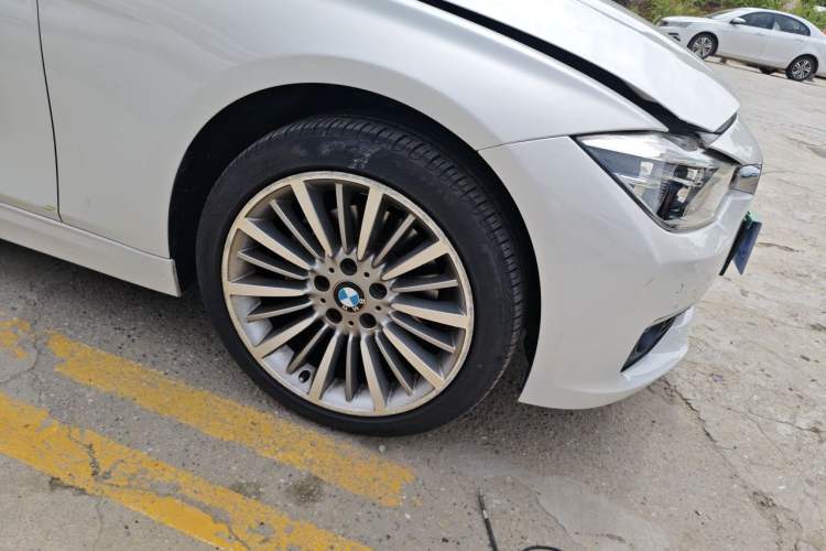 Used BMW 3 Series 2019 320Li Fashion Model Right Front Wheel Hub