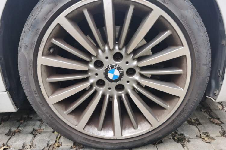 Used BMW 3 Series 2019 320Li Fashion Model Right Front Wheel Hub