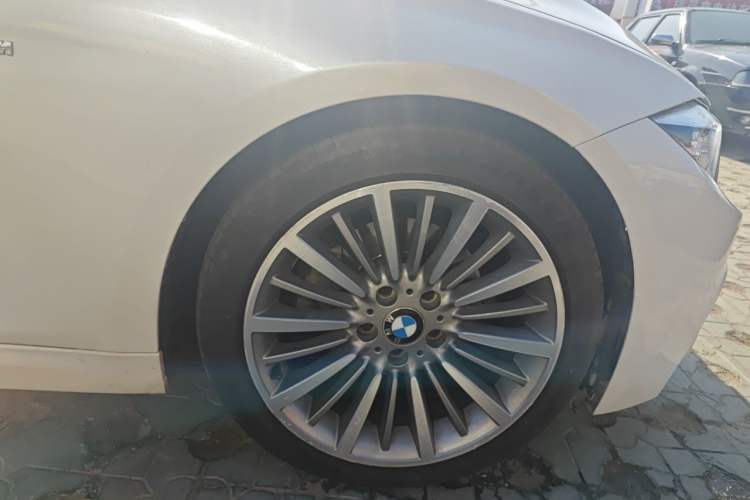 Used BMW 3 Series 2019 320Li Fashion Model Right Front Wheel Hub