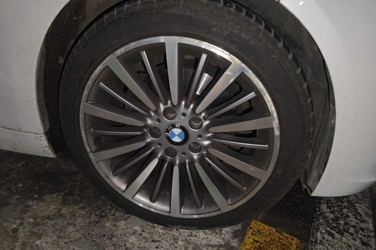 Used BMW 3 Series 2019 320Li Fashion Model Right Front Wheel Hub