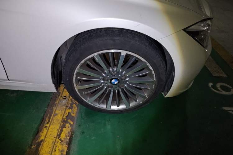 Used BMW 3 Series 2019 320Li Fashion Model Right Front Wheel Hub