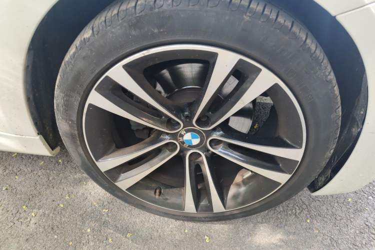 Used BMW 3 Series 2019 320Li M Luxury Package Right Front Wheel Hub