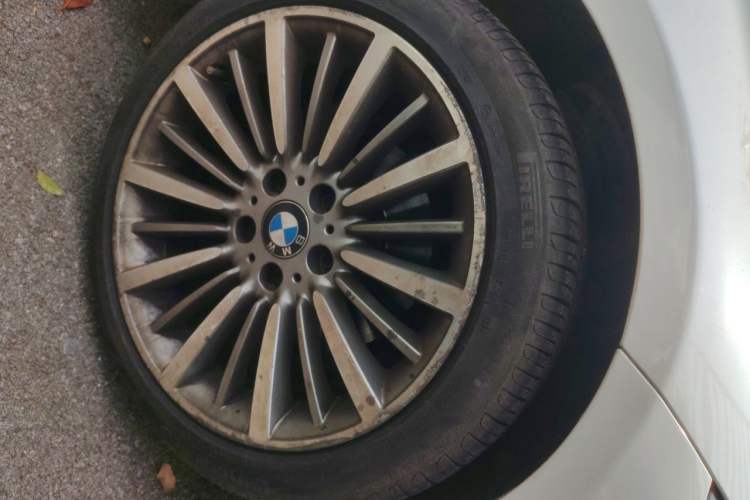 Used BMW 3 Series 2019 320Li Fashion Model Right Front Wheel Hub