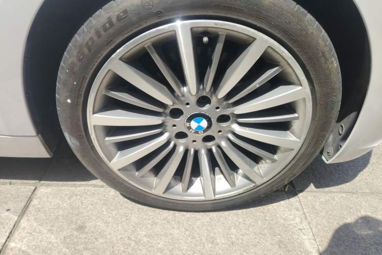 Used BMW 3 Series 2019 320Li Fashion Model Right Front Wheel Hub