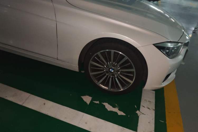 Used BMW 3 Series 2019 320Li Fashion Model Right Front Wheel Hub