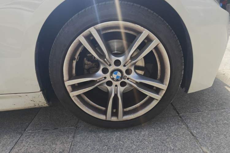 Used BMW 3 Series 2019 320Li M Sport Package Right Front Wheel Hub
