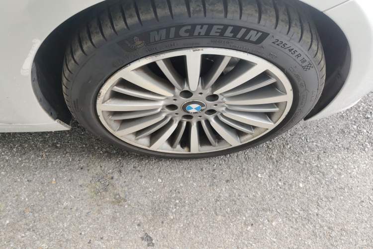 Used BMW 3 Series 2019 320Li Fashion Model Right Front Wheel Hub