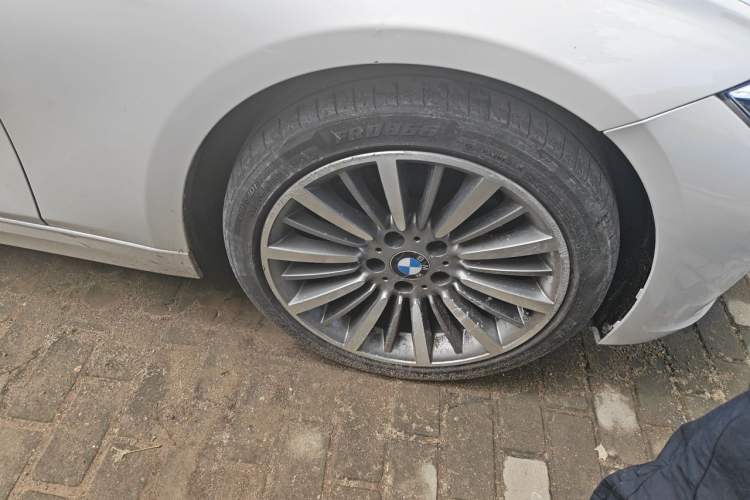 Used BMW 3 Series 2019 320Li Fashion Model Right Front Wheel Hub