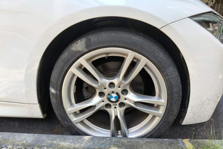 Used BMW 3 Series 2019 320Li M Sport Package Right Front Wheel Hub