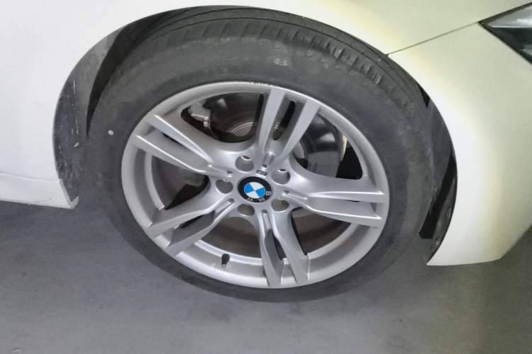 Used BMW 3 Series 2019 320i M Sport Package Right Front Wheel Hub