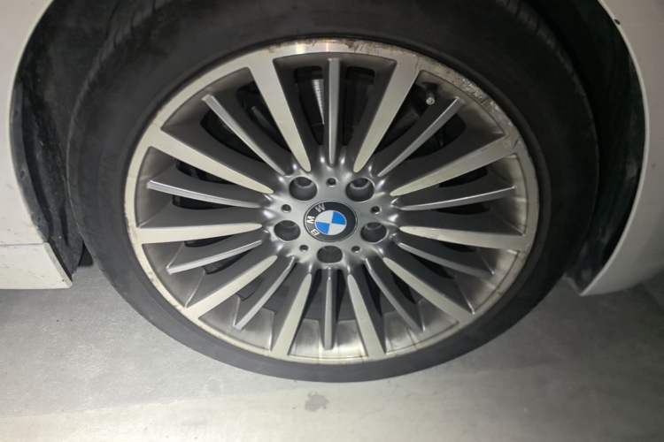 Used BMW 3 Series 2019 320Li Fashion Model Right Front Wheel Hub