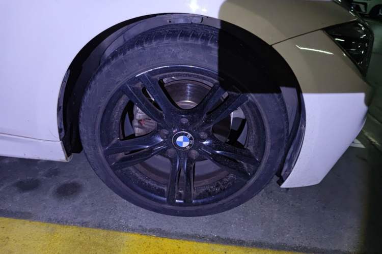 Used BMW 3 Series 2019 320i M Sport Night Edition Right Front Wheel Hub