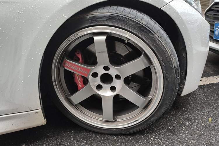 Used BMW 3 Series 2019 320i M Sport Night Edition Right Front Wheel Hub