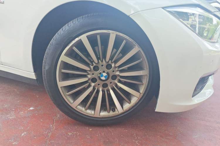 Used BMW 3 Series 2019 320Li Fashion Model Right Front Wheel Hub