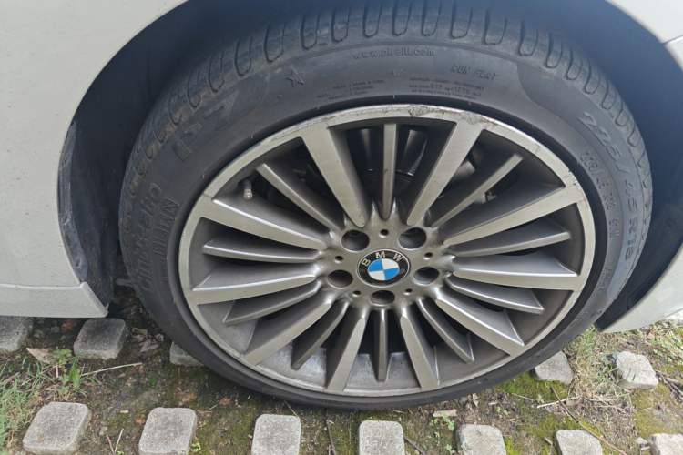 Used BMW 3 Series 2019 320Li Fashion Model Right Front Wheel Hub