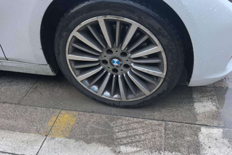 Used BMW 3 Series 2019 320Li xDrive Fashion Model Right Front Wheel Hub
