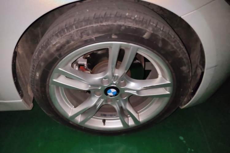 Used BMW 3 Series 2019 320i M Sport Package Right Front Wheel Hub