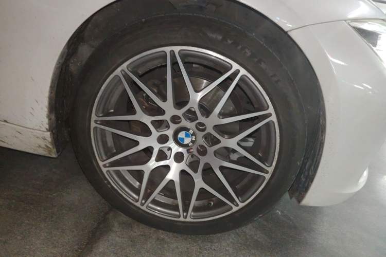 Used BMW 3 Series 2019 320Li xDrive Fashion Model Right Front Wheel Hub