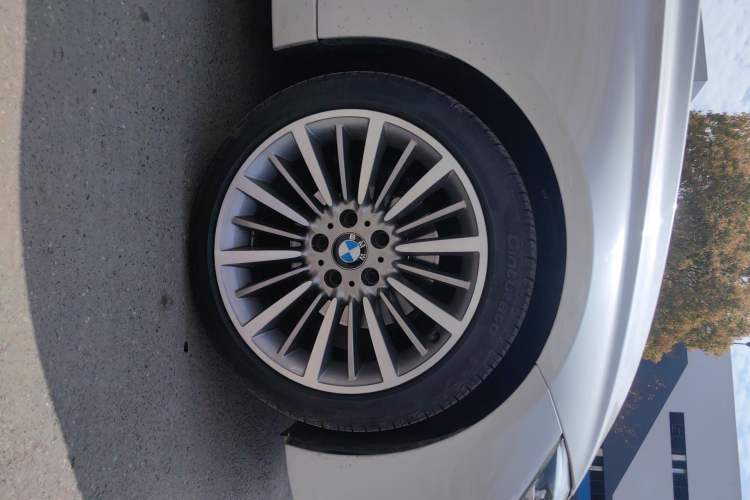 Used BMW 3 Series 2019 320Li Fashion Model Right Front Wheel Hub