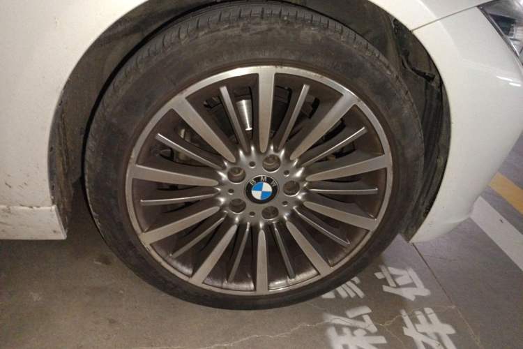 Used BMW 3 Series 2019 320Li Fashion Model Right Front Wheel Hub