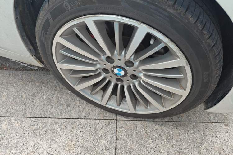 Used BMW 3 Series 2019 320Li xDrive Fashion Model Right Front Wheel Hub
