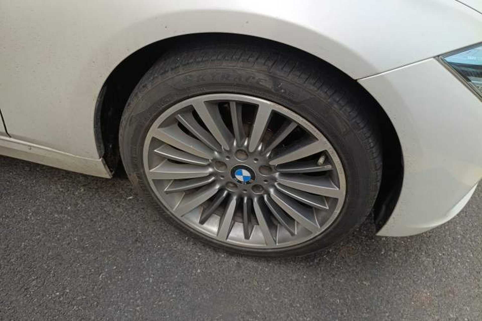 Used BMW 3 Series 2019 320Li Fashion Model Right Front Wheel Hub