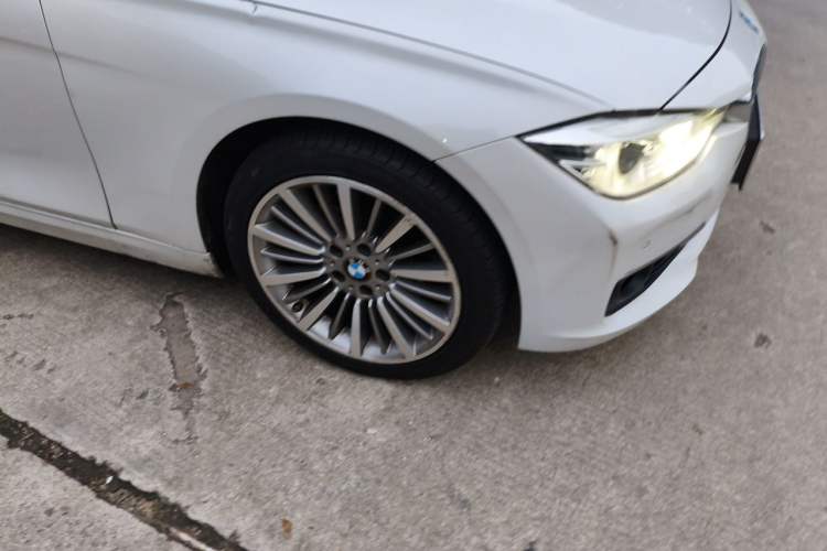 Used BMW 3 Series 2019 320Li Fashion Model Right Front Wheel Hub