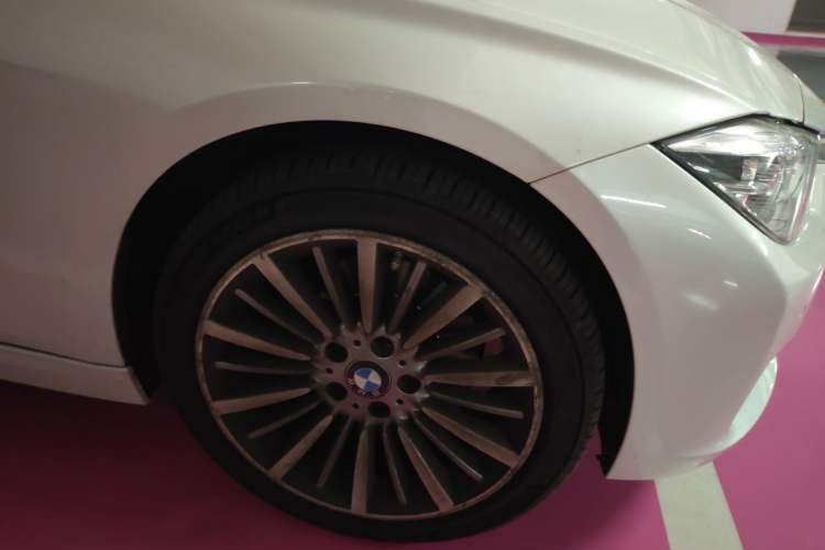 Used BMW 3 Series 2019 320Li Fashion Model Right Front Wheel Hub