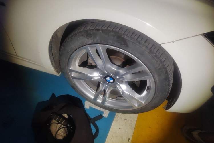 Used BMW 3 Series 2019 320Li M Sport Package Right Front Wheel Hub