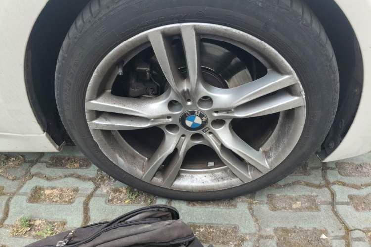 Used BMW 3 Series 2019 320Li M Sport Package Right Front Wheel Hub