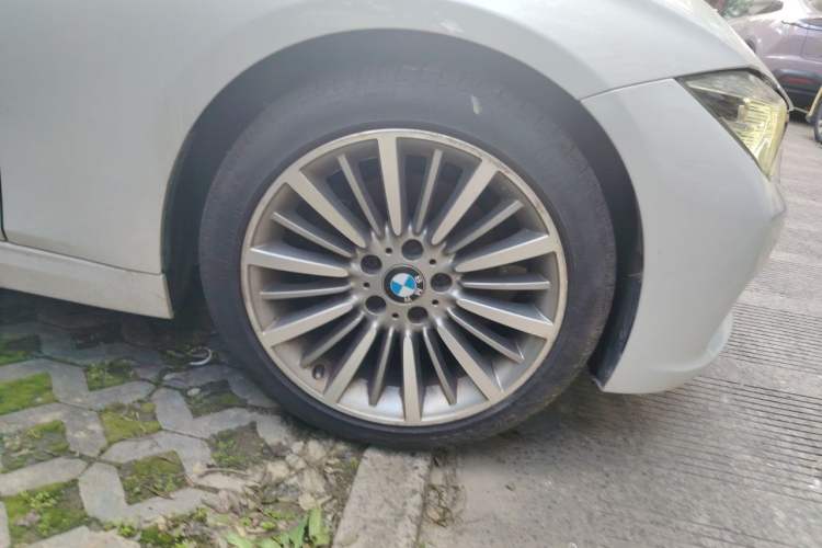 Used BMW 3 Series 2019 320Li Fashion Model Right Front Wheel Hub