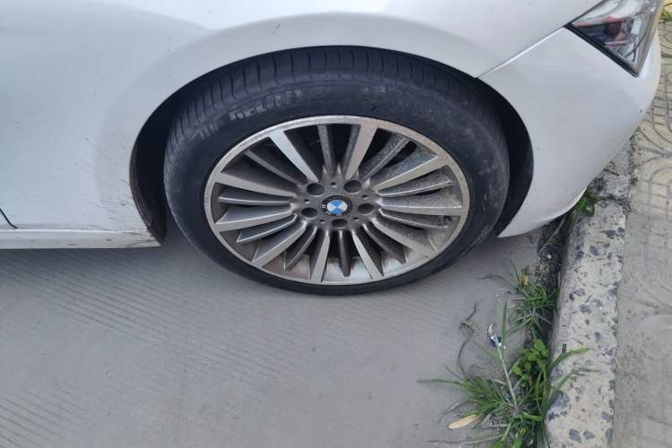 Used BMW 3 Series 2019 320Li Fashion Model Right Front Wheel Hub