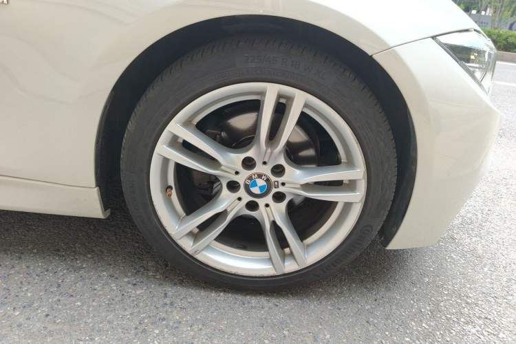 Used BMW 3 Series 2019 320Li M Sport Package Right Front Wheel Hub